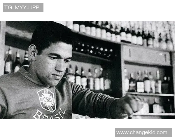 全球足球历史上30位最具影响力球星排名盘点及其成就解析